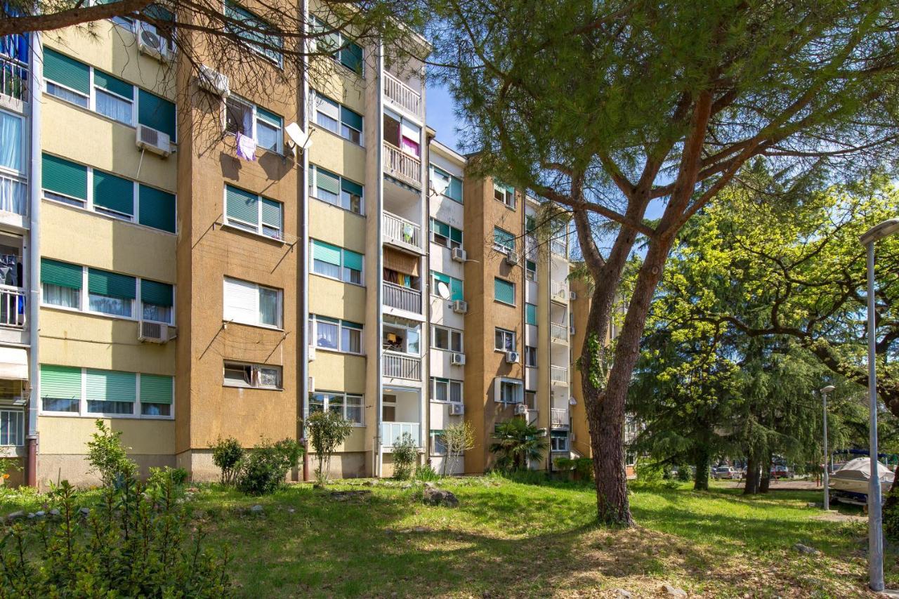 Sunny Studio Apartment With Balcony Rijeka Exterior photo
